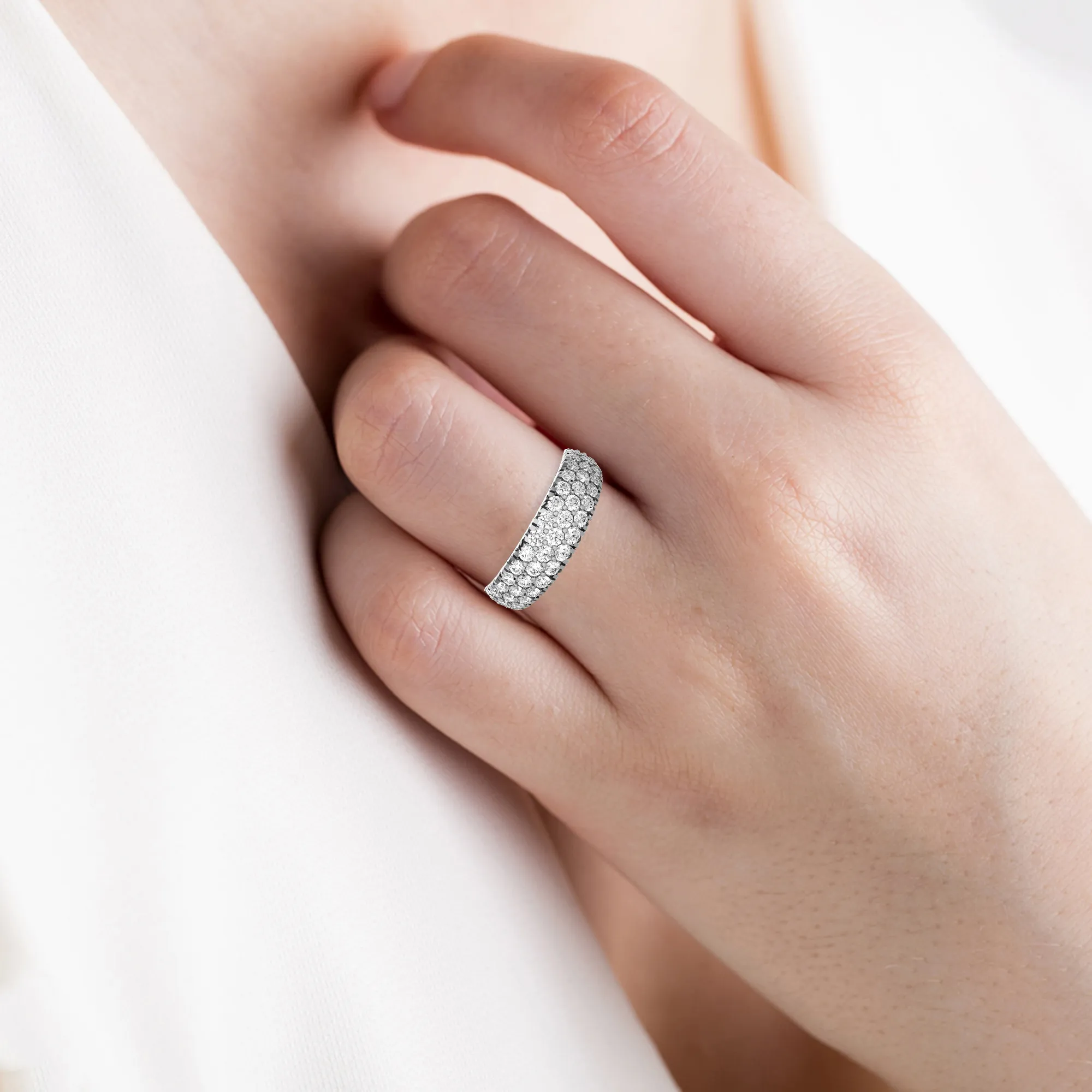 1 1/4 ctw Round Lab Grown Diamond Anniversary Ring