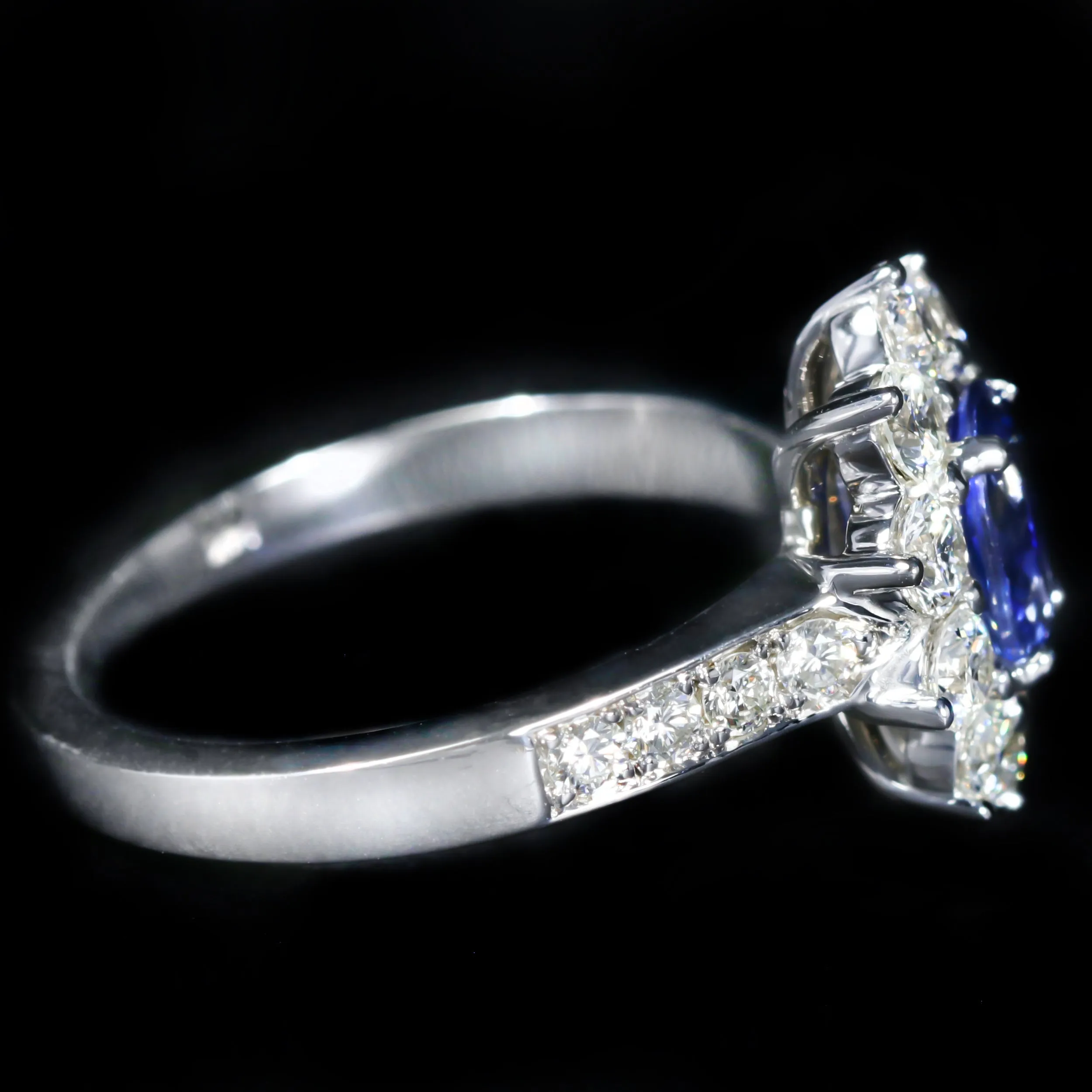 18k White Gold 0.89 Carat Sapphire and Diamond Ring