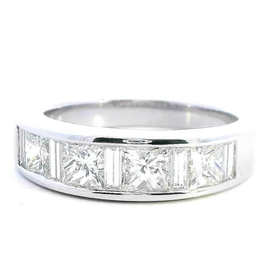 Elegant White Gold Diamond Ring - A True Symbol of Love