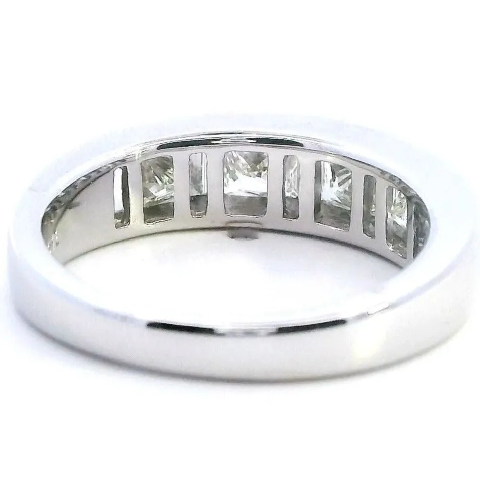 Elegant White Gold Diamond Ring - A True Symbol of Love