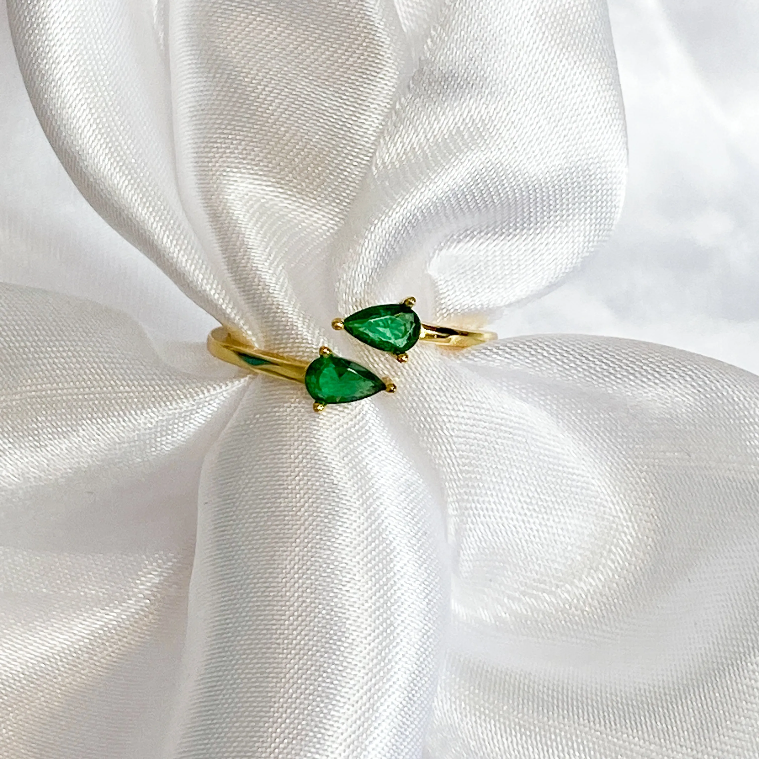 Emerald Green Crystal Ring (Gold)