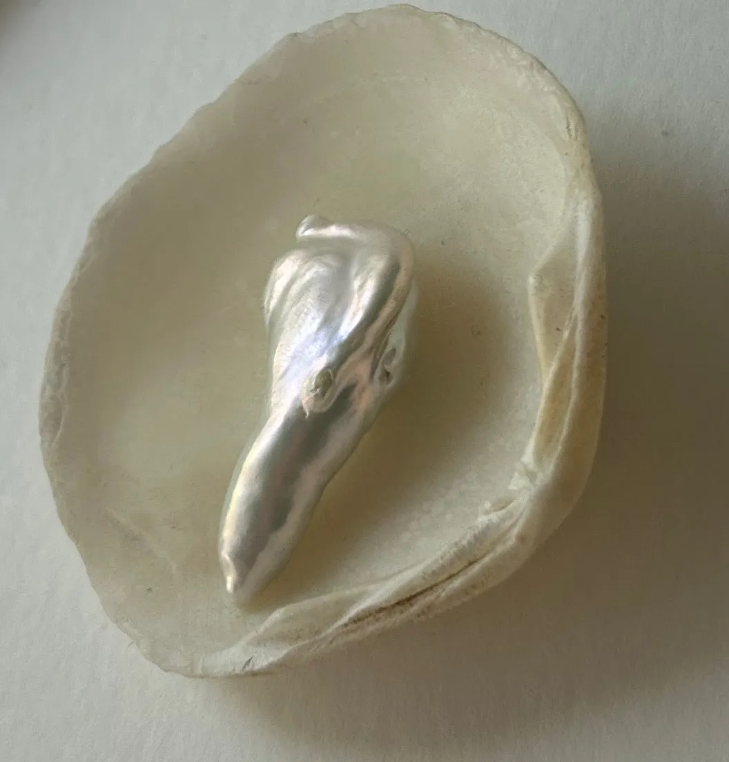 LARGE FRESHWATER ONE-OF-A-KIND SHAPED PEARL