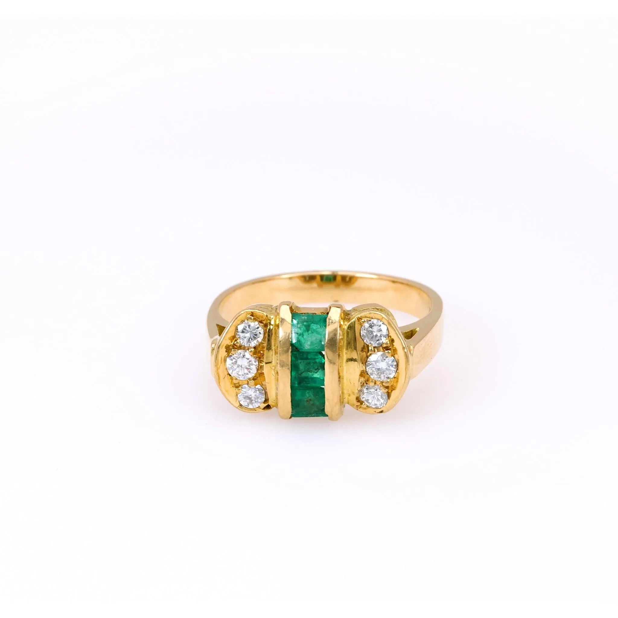 Vintage Emerald and Diamond 18k Yellow Gold Ring